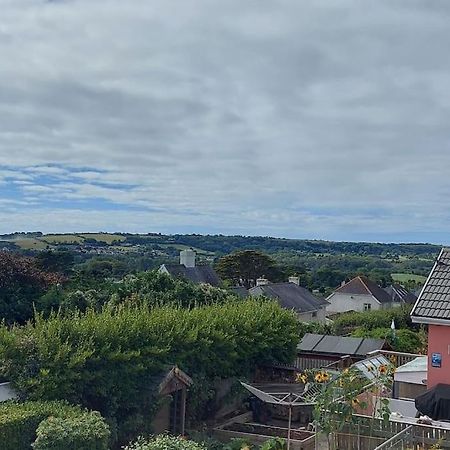 Sea Crest, Beautiful Home In Tenby With Sea Views Eksteriør billede