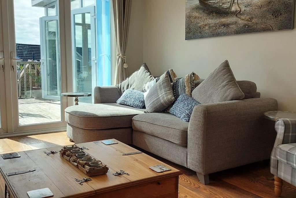 Sea Crest, Beautiful Home In Tenby With Sea Views Eksteriør billede